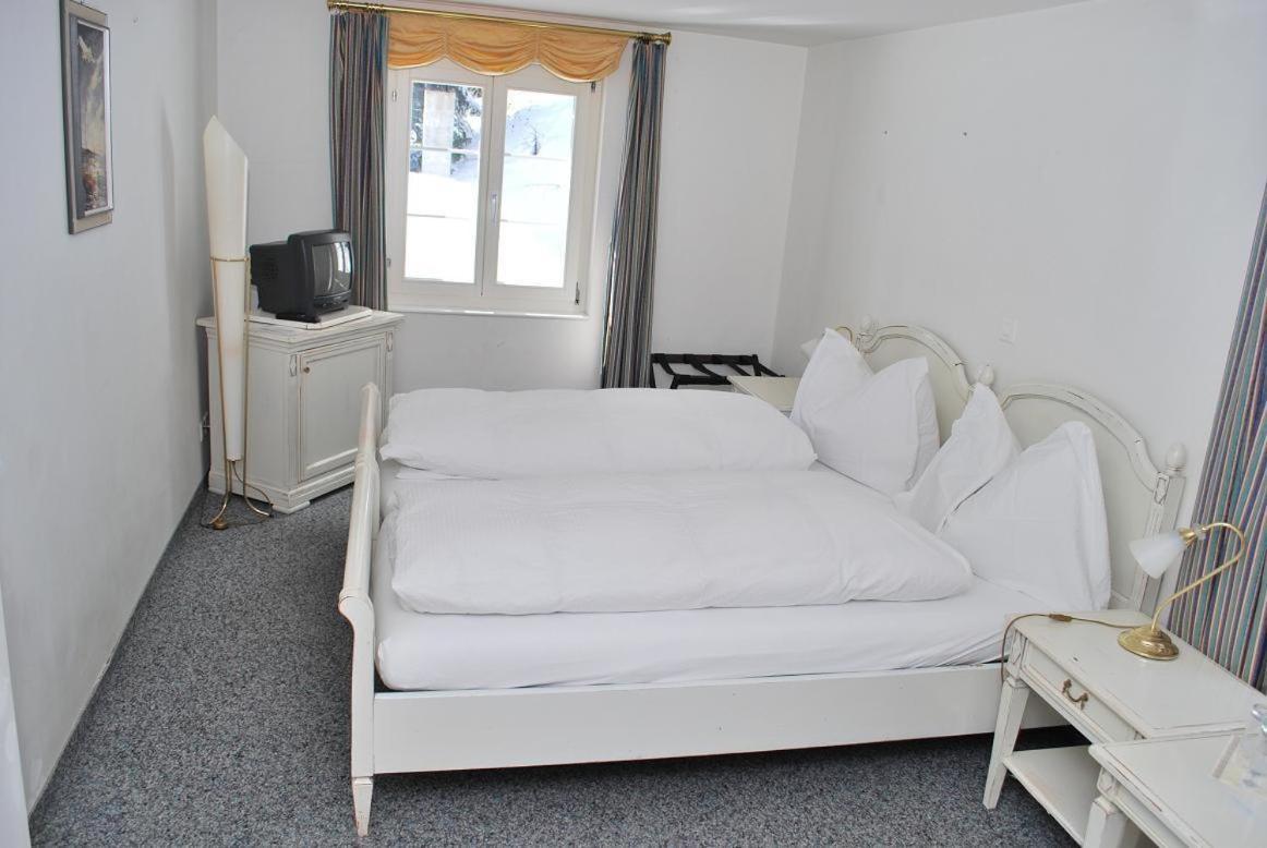 אוברוואלד Hotel Rhonequelle מראה חיצוני תמונה